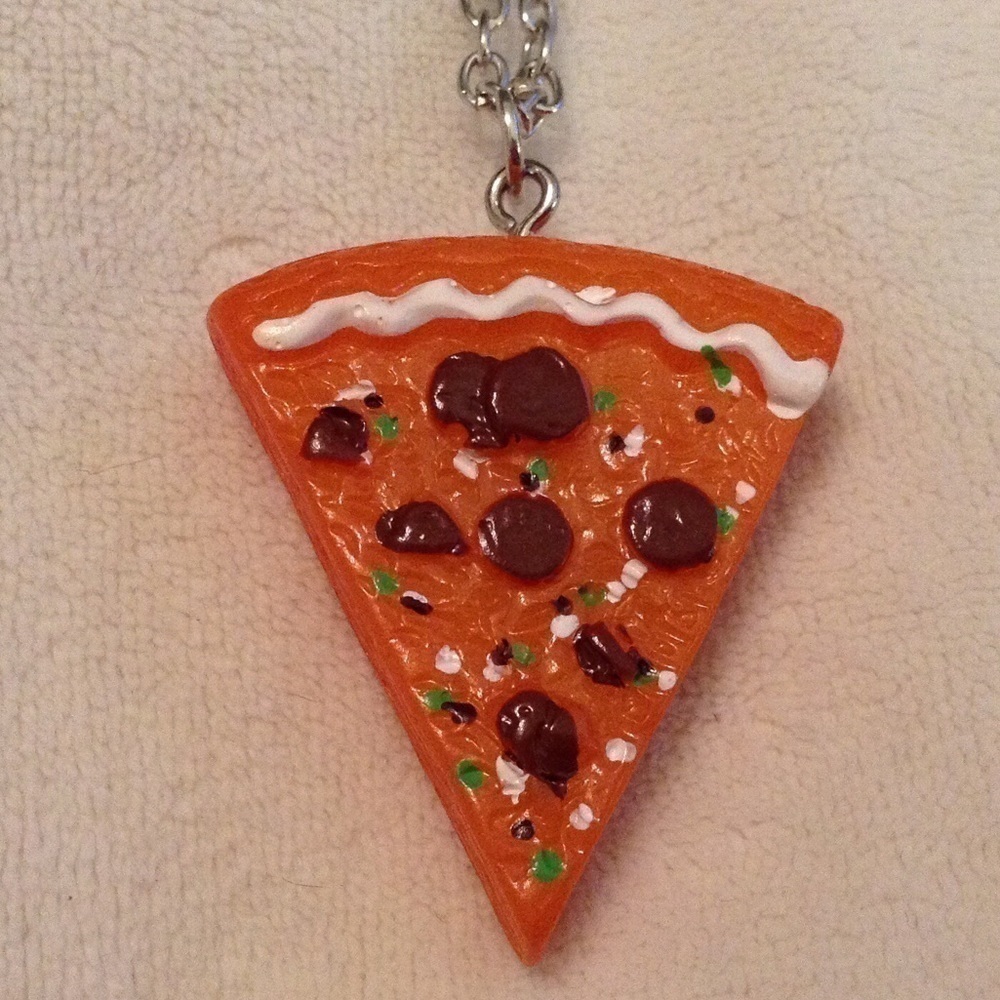 PIZZA SLICE NECKLACE ✨✨✨